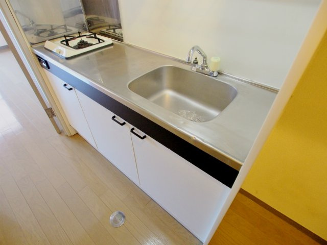 レジデンス上安のキッチン