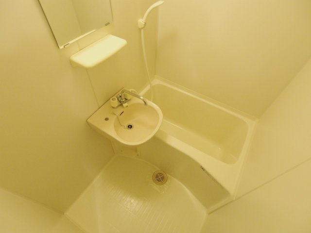 レジデンス上安の浴室