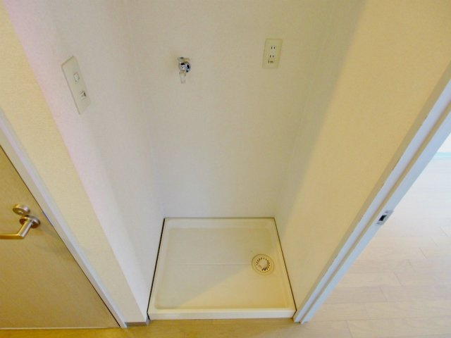 レジデンス上安の洗面所