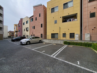 【駐車場】 | メゾンフェニックス | 敷地内駐車場です。