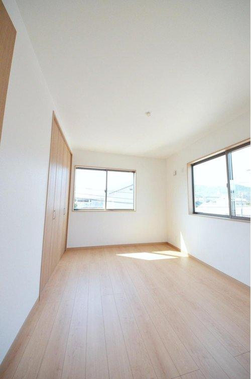 亀山2丁目のその他|全居室収納スペース有、お部屋が広く綺麗に使えます