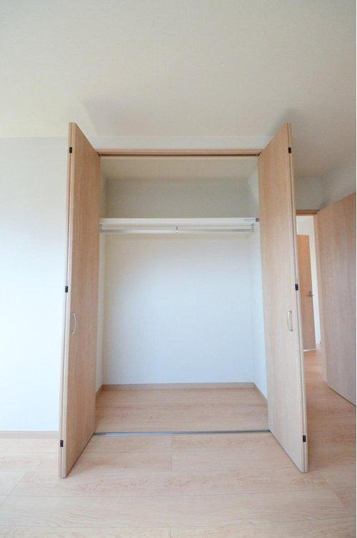 亀山2丁目の収納|全居室収納スペース有、お部屋が広く綺麗に使えます