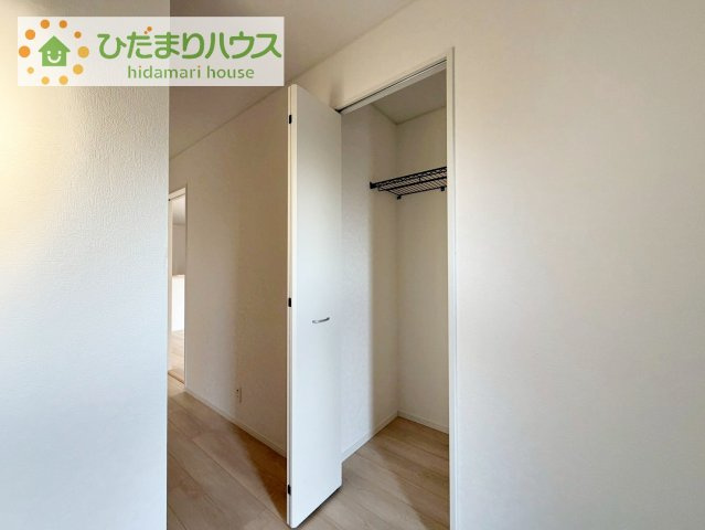 【収納】 | 土浦市霞ケ岡町第3　新築戸建　1号棟 | 便利な廊下収納付き！