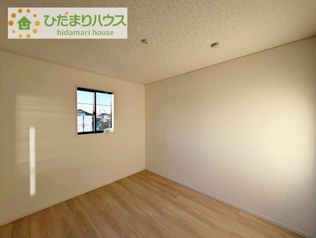 【洋室】 | 土浦市霞ケ岡町第3　新築戸建　1号棟 | お掃除しやすく、清潔感を保てるのでダニも発生しにくいフローリング♪