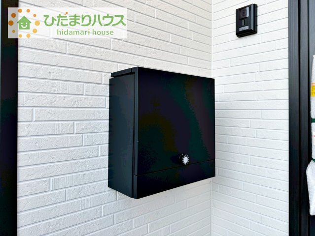 【その他】 | 土浦市霞ケ岡町第3　新築戸建　1号棟 | 便利な宅配BOX付き！