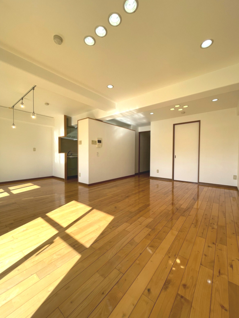 サーパス木太Ⅱの居間・リビング