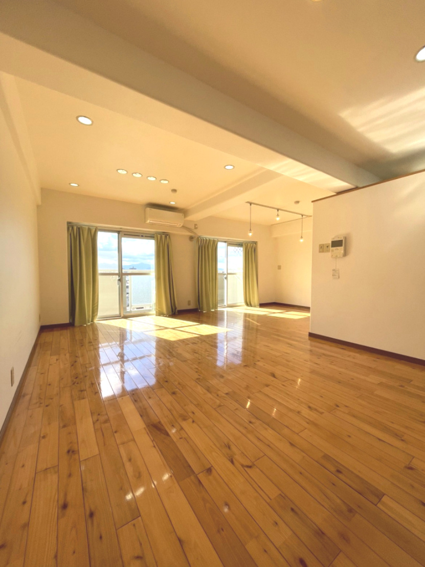 サーパス木太Ⅱの居間・リビング