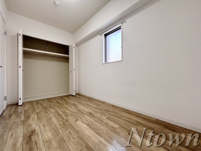 【その他】 | ハピネス | 落ち着いた色調の洋室です