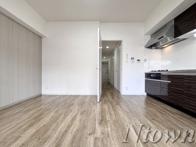 【内装】 | ハピネス | 明るい色調の室内です