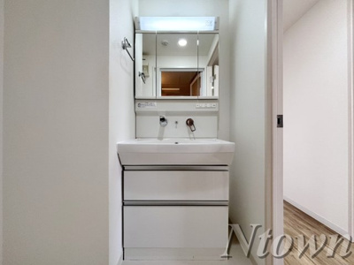 【独立洗面台】 | ハピネス | 朝の支度にも助かる、独立の洗髪洗面化粧台