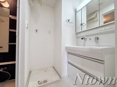 【洗面所】 | ハピネス | 脱衣スペースもあります