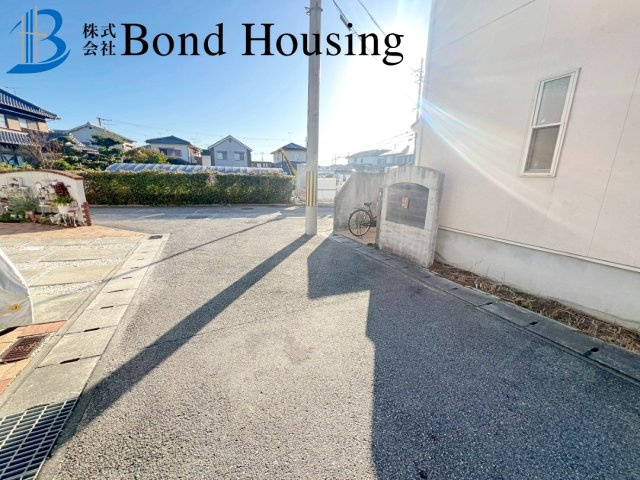 家計にやさしいオール電化住宅　玉津町今津　築17年の前面道路含む現地写真