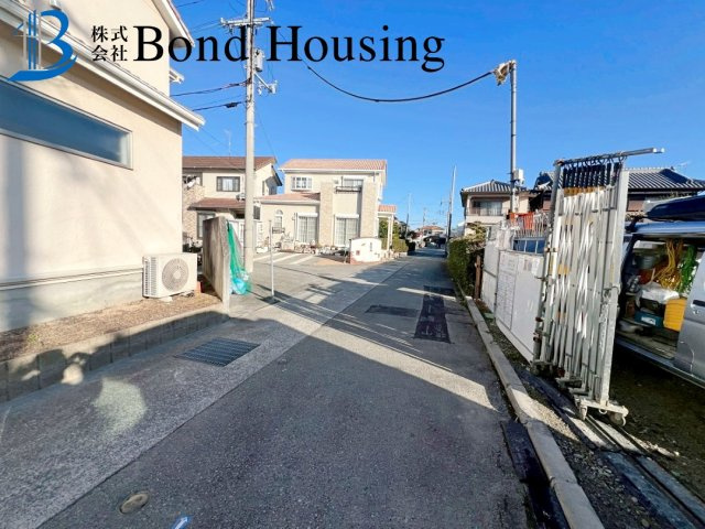 家計にやさしいオール電化住宅　玉津町今津　築17年の前面道路含む現地写真