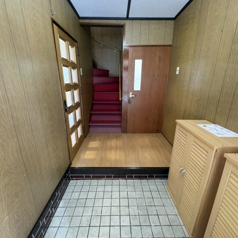 登別市中央町3丁目4-5戸建の玄関