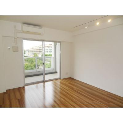 パークキューブ西ヶ原ステージの居間・リビング