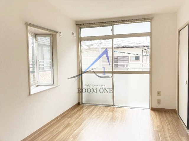 メゾンド・ヴァンテーヌの居間・リビング|洋室のお部屋です。