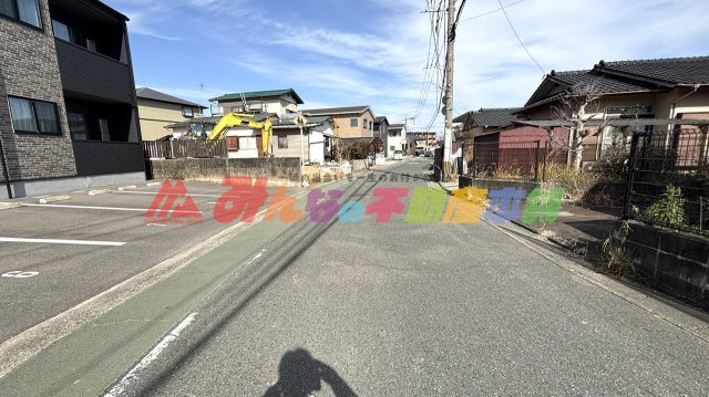 久留米市合川町の売地の前面道路含む現地写真