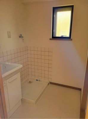 【設備】 | ドエールヒルズ | 室内洗濯機置場。