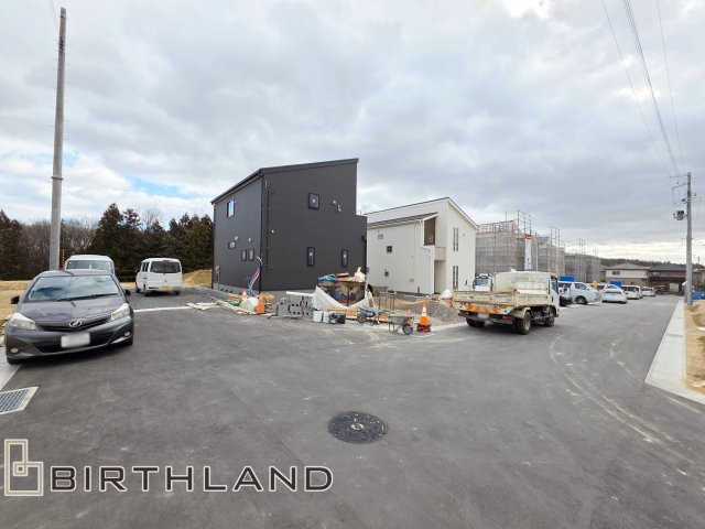 新築戸建・新築建売　須賀川市柏城第6　柏城小・第二中の前面道路含む現地写真|操作も簡単なモニター付きインターフォンで、セキュリティを強化！