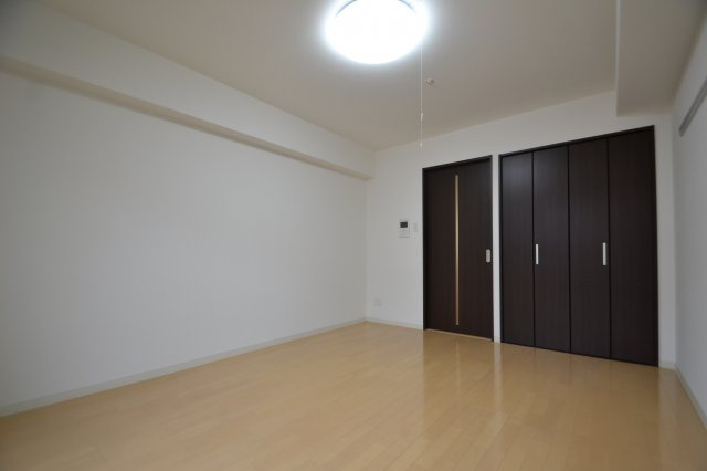 エル・セレーノ石屋川の洋室