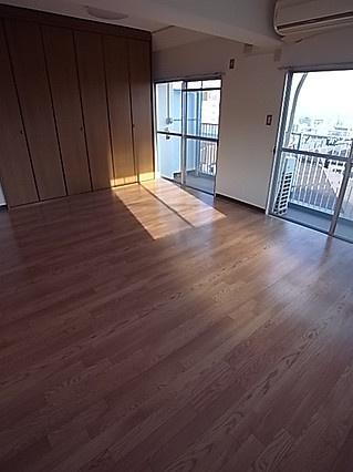 甲南野崎ハイムの居間・リビング