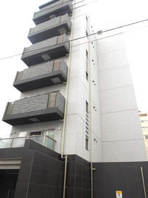 【外観】 | GENOVIA中野野方green veil | 鉄筋コンクリート造のがっちりとした建物。