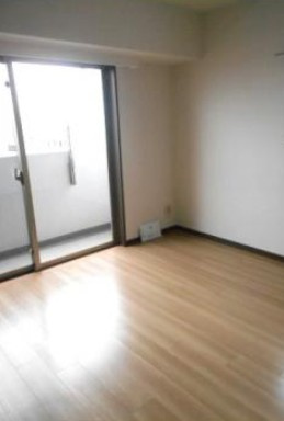 【居間・リビング】 | GENOVIA中野野方green veil | 6.5帖のきれいな洋室。