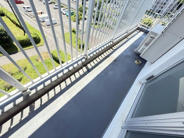 狭山台第一公団マンション2街区27号棟のバルコニー