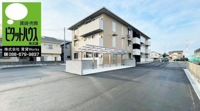 エムフルージュ