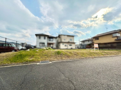 【外観】 | 木津川市加茂町里宇留志　建築条件付き　土地 | ショッピングセンター《ガーデンモール木津川》が車で約18分の距離です。