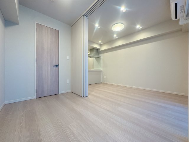 【洋室】 | クリオ ラベルヴィ呉服町☆仲介手数料無料☆ | 家具の配置がしやすいフラットな間取り。インテリア選びも楽しみになりますね。