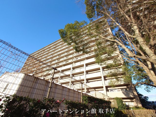 ハーモニータウン新取手壱番館の駐車場