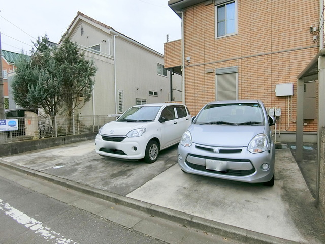 ボナールの駐車場