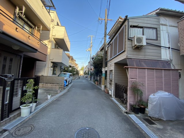 豊中市箕輪一丁目戸建の前面道路含む現地写真|西側から見た前面道路！