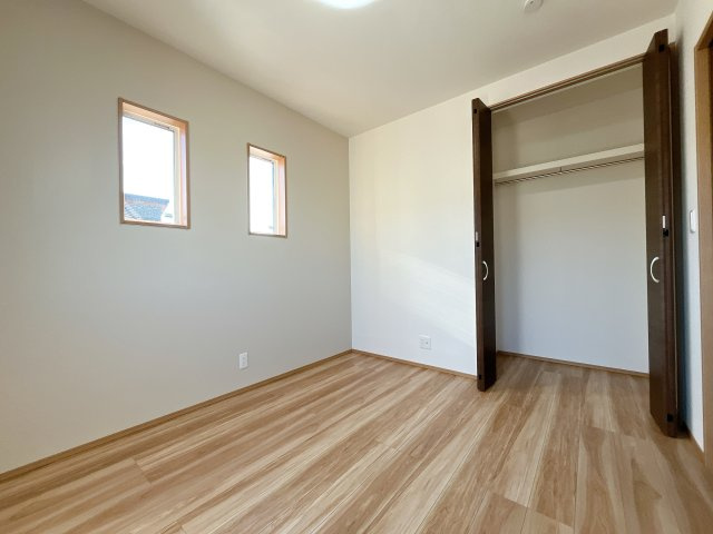 深谷市上柴町東3丁目　新築住宅の洋室|２階居室は全室収納あり！たっぷりある収納活用でお部屋もキレイを保てます♪