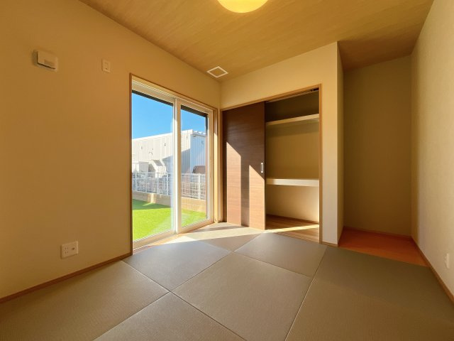 深谷市上柴町東3丁目　新築住宅の和室|リビング横の和室