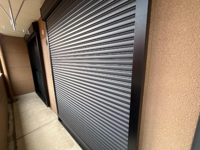 リベラの内装|雨戸シャッター