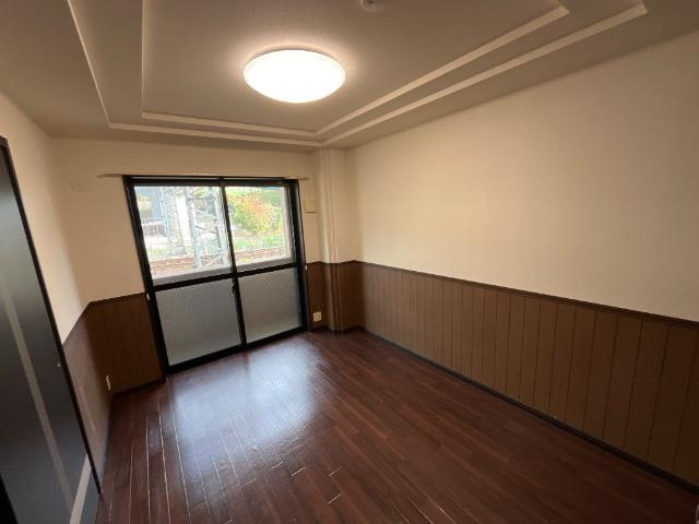 リベラの内装|奥洋室