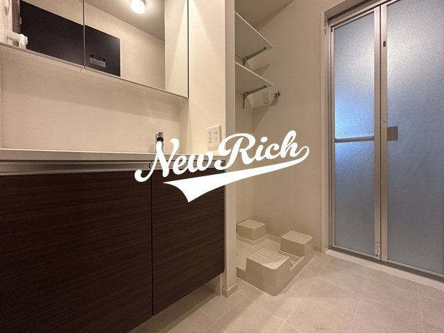 高崎市貝沢町のアパートの独立洗面台