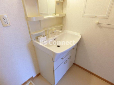 【洗面所】 | プロムナードＢ | 朝の支度もスムーズな独立洗面台。