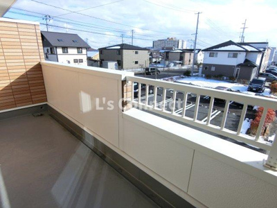 【その他共用部分】 | プロムナードＢ | 外物置にはタイヤを収納できます。