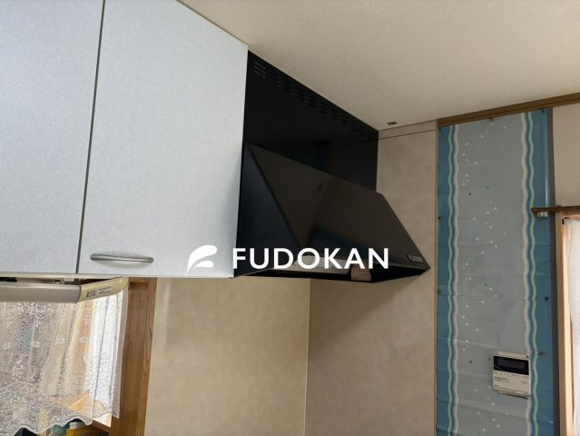 天童市柏木町一丁目のキッチン|喚起能力の高いレンジフードはお手入れも楽々仕様です。油汚れが付きやすい部分は取り外し可能になっております。