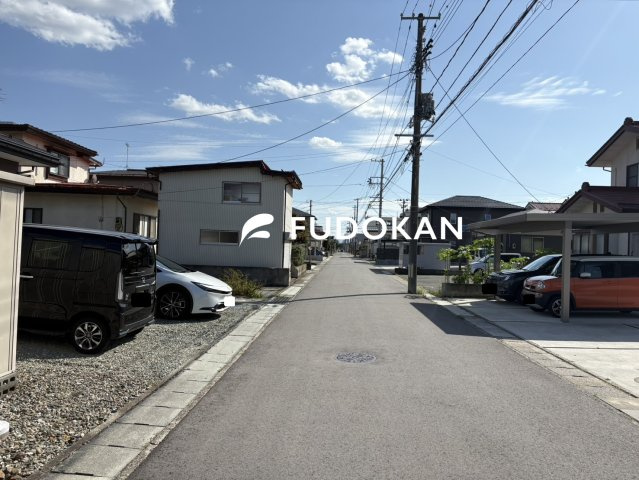 天童市柏木町一丁目の前面道路含む現地写真|前面道路。