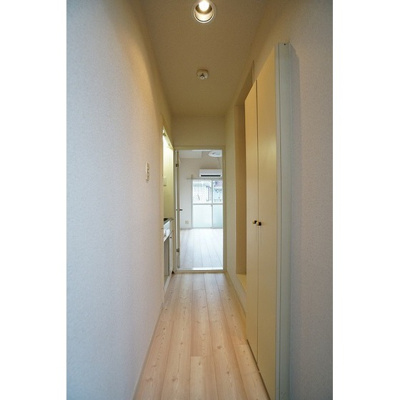 【玄関】 | アムス谷塚 | 玄関廊下