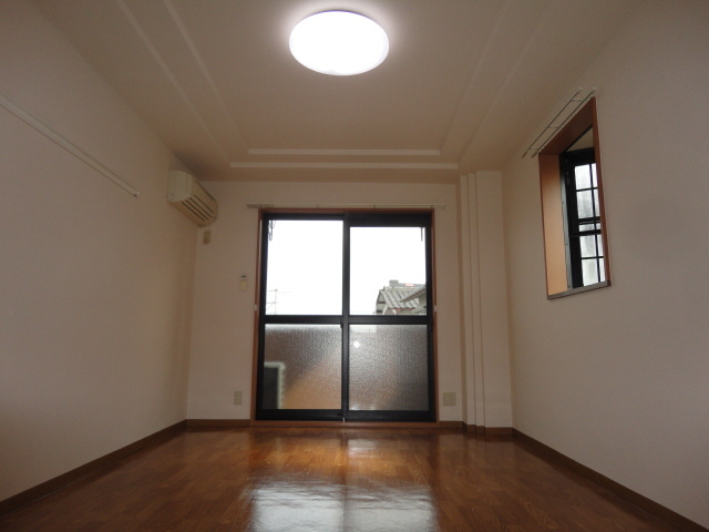 ペルソナ２１の居間・リビング|洋室