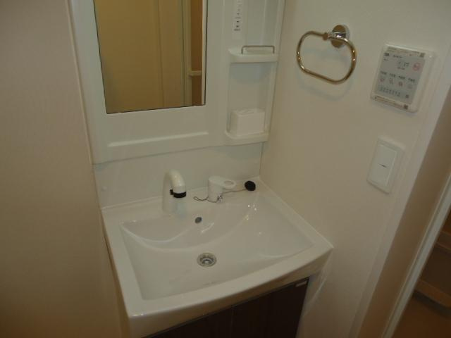 オリーブの洗面所|洗髪洗面化粧台