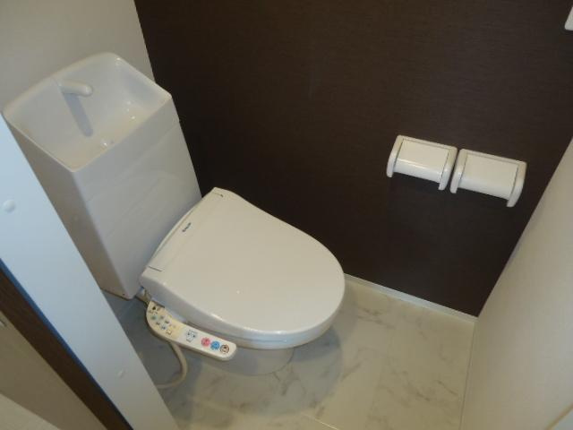 オリーブのトイレ|シャワー付トイレ