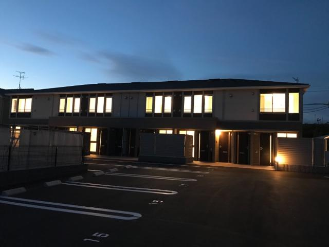 オリーブの外観|外観写真（夜）