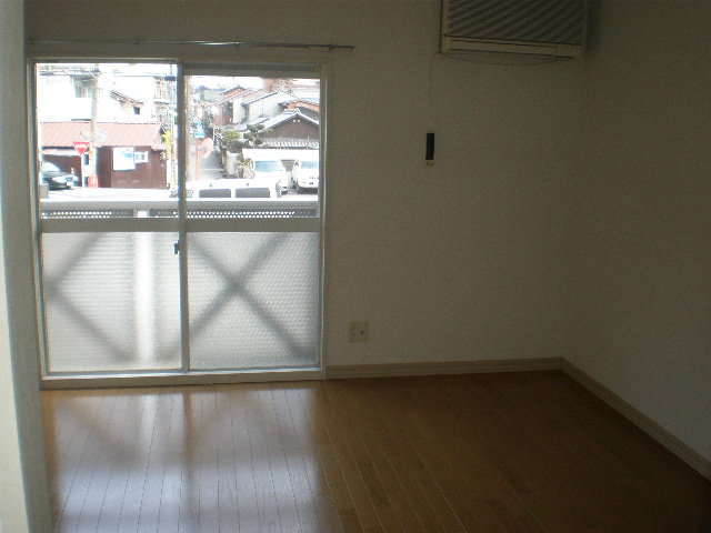 フレグランス2の居間・リビング