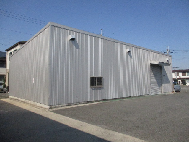 香芝市上中の店舗一部の外観